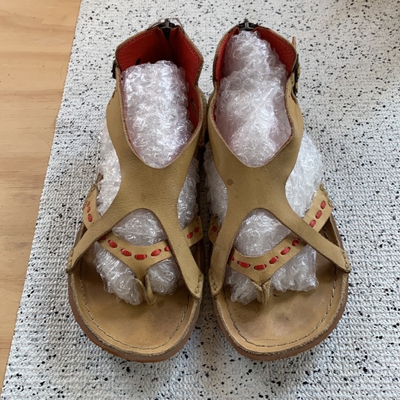 Nearly New Vintage Kickers Red and Tan Sandals - Picture 3 of 7